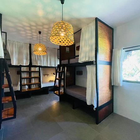 Maayong Hostel (Adults Only) Моалбоал Екстериор снимка