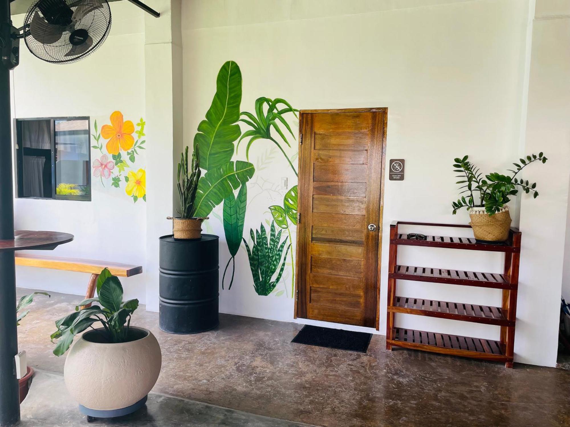 Maayong Hostel (Adults Only) Моалбоал Екстериор снимка