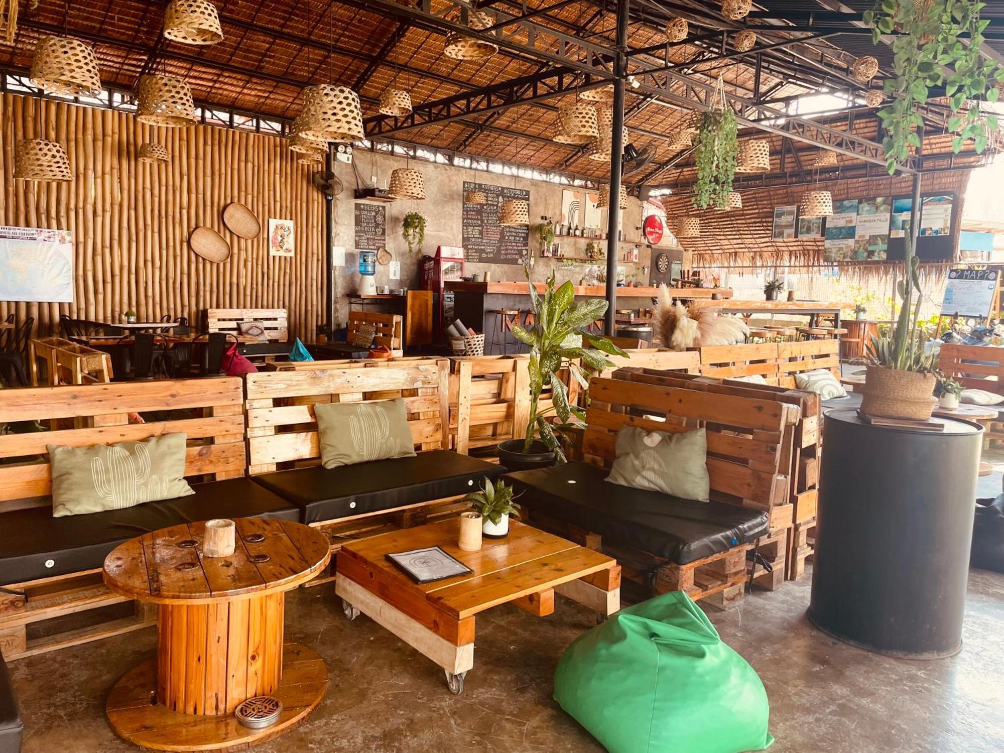 Maayong Hostel (Adults Only) Моалбоал Екстериор снимка