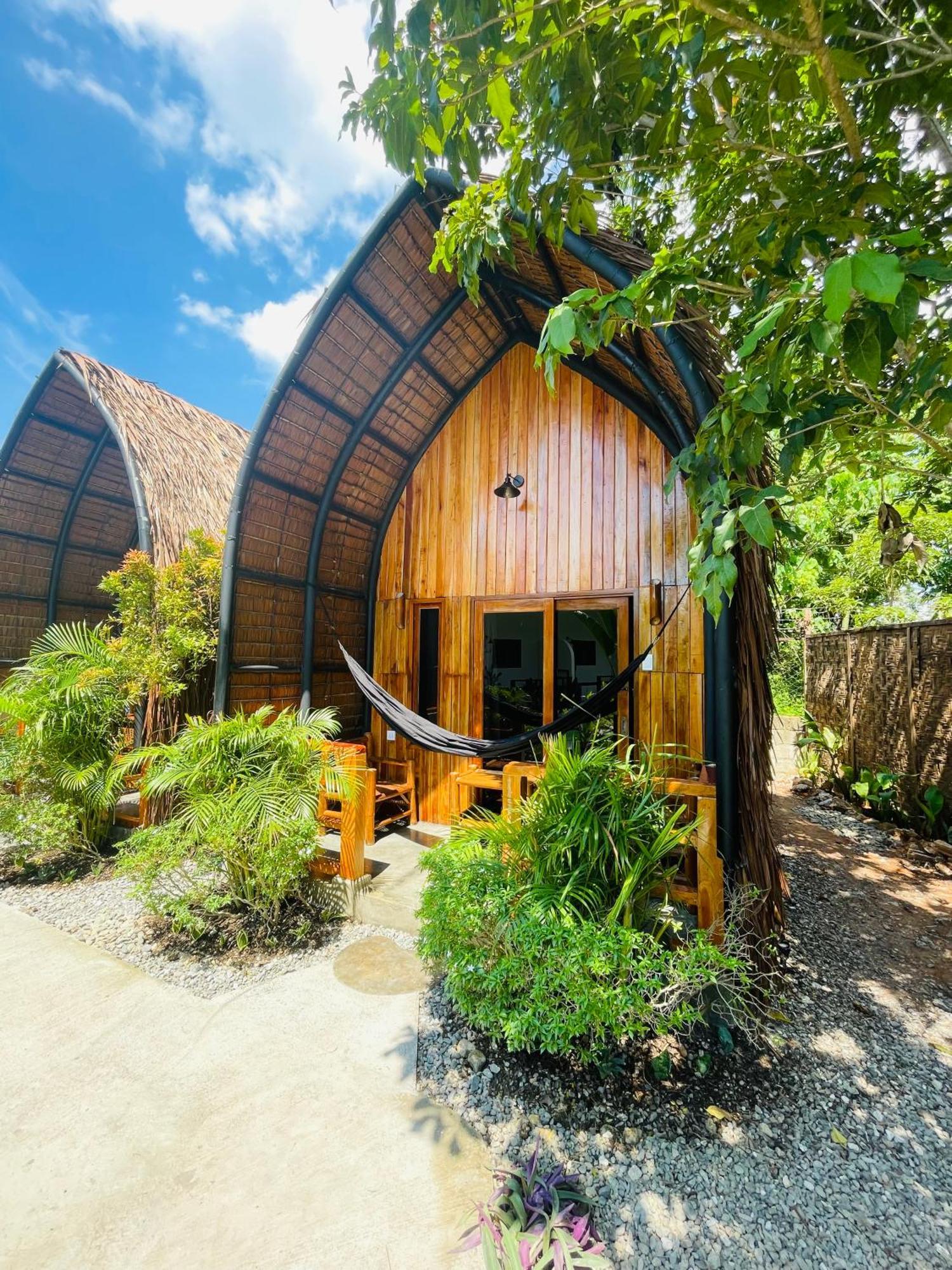 Maayong Hostel (Adults Only) Моалбоал Екстериор снимка