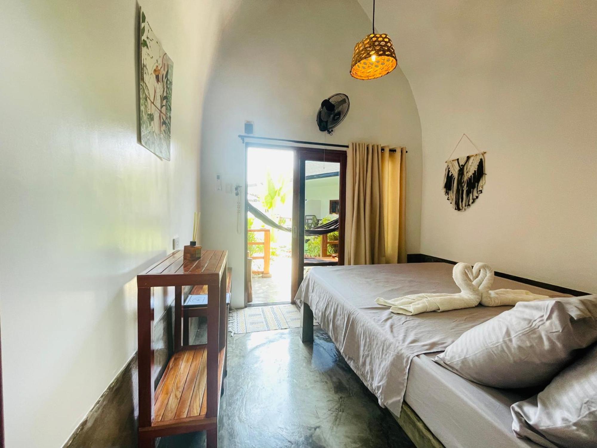 Maayong Hostel (Adults Only) Моалбоал Екстериор снимка