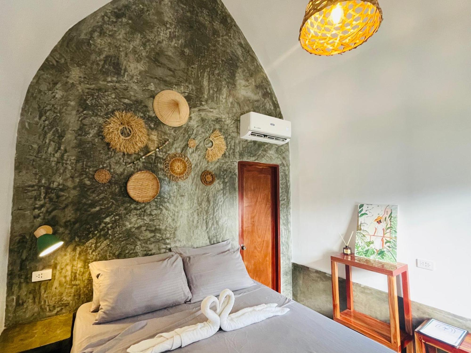 Maayong Hostel (Adults Only) Моалбоал Екстериор снимка