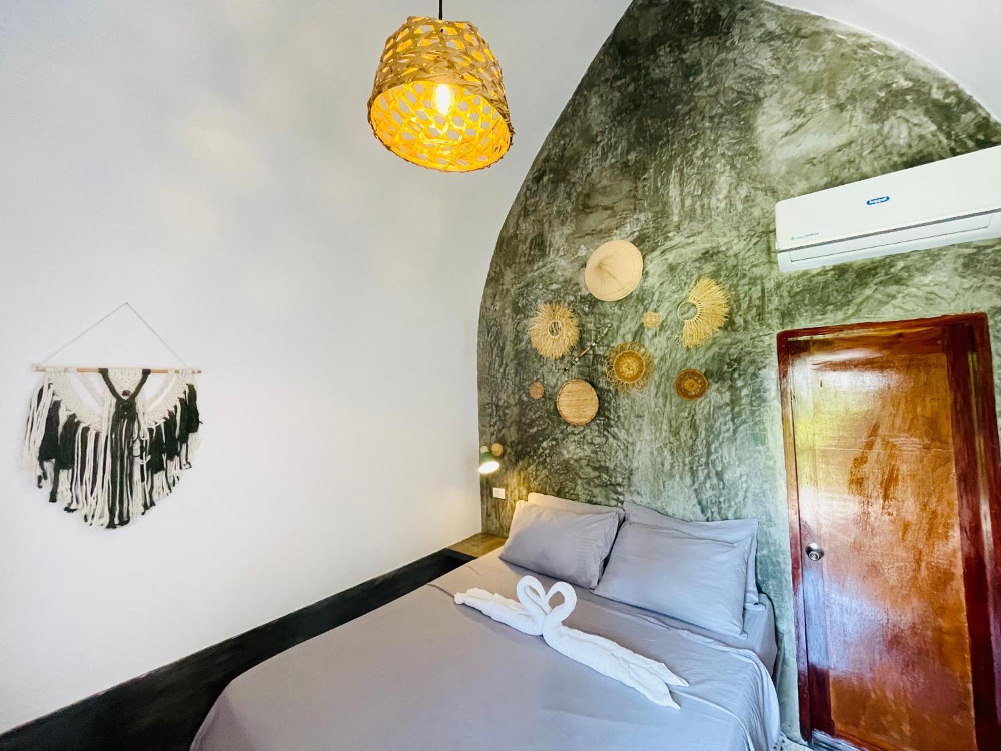 Maayong Hostel (Adults Only) Моалбоал Екстериор снимка