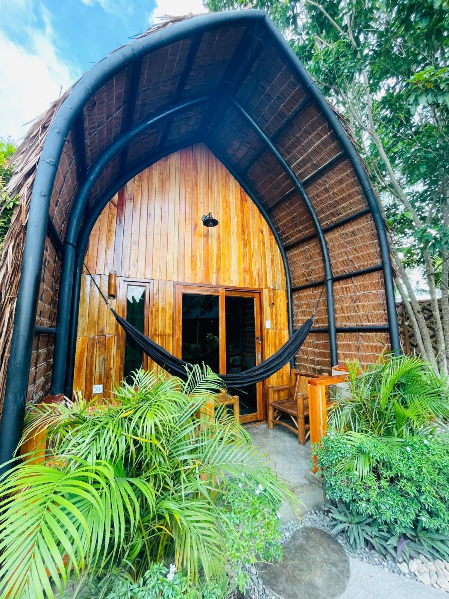 Maayong Hostel (Adults Only) Моалбоал Екстериор снимка